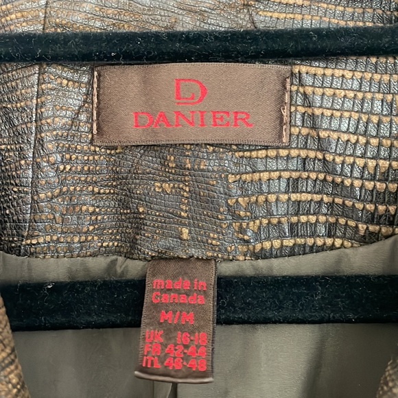 Brown leather jacket - Picture 2 of 4